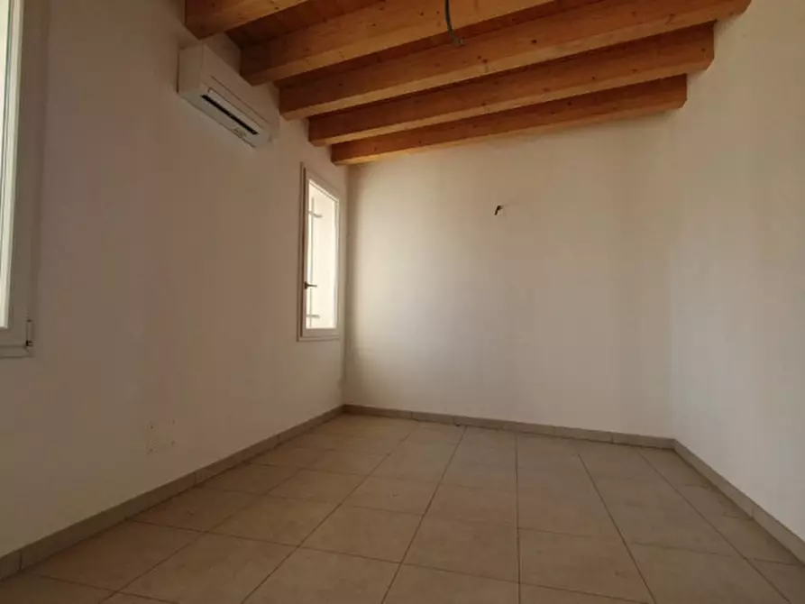 Immagine 4 di Casa bifamiliare in vendita  in VIA CANTONE a Reggiolo