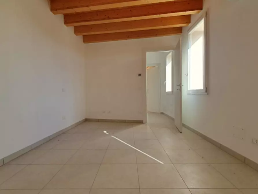 Immagine 15 di Casa bifamiliare in vendita  in VIA CANTONE a Reggiolo