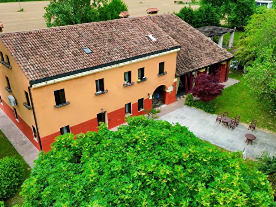 Immagine 3 di Agriturismo in vendita  in Via Alture a Torri Di Quartesolo