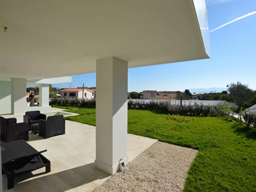 Immagine 2 di Appartamento in vendita  in via dei platani a Olbia