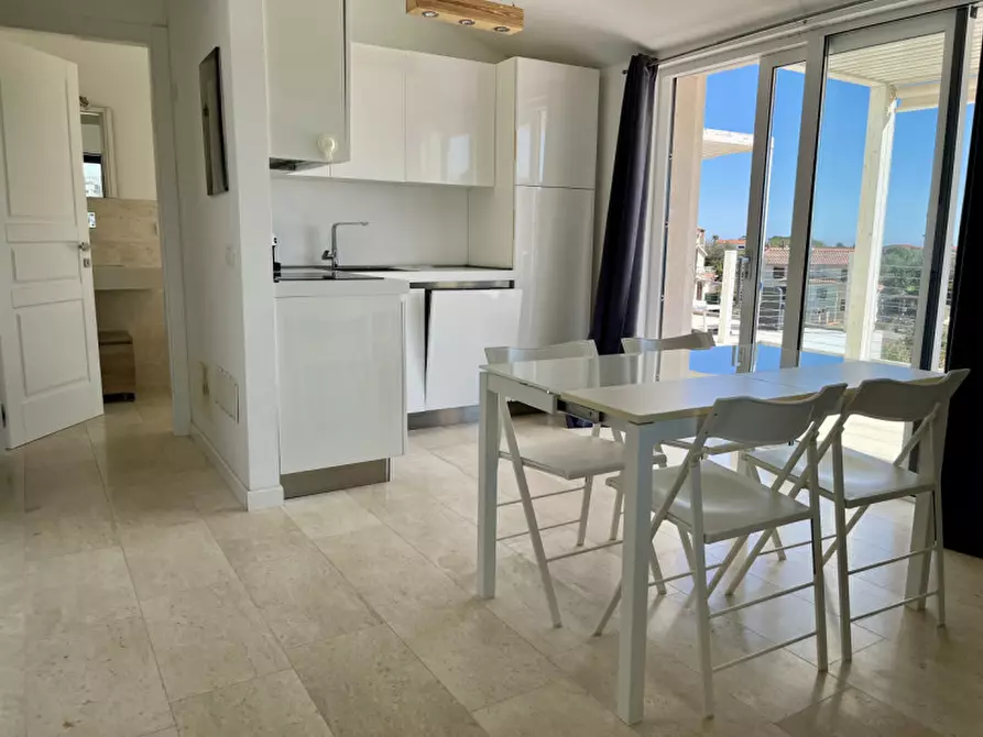 Immagine 8 di Appartamento in vendita  in via dei platani a Olbia