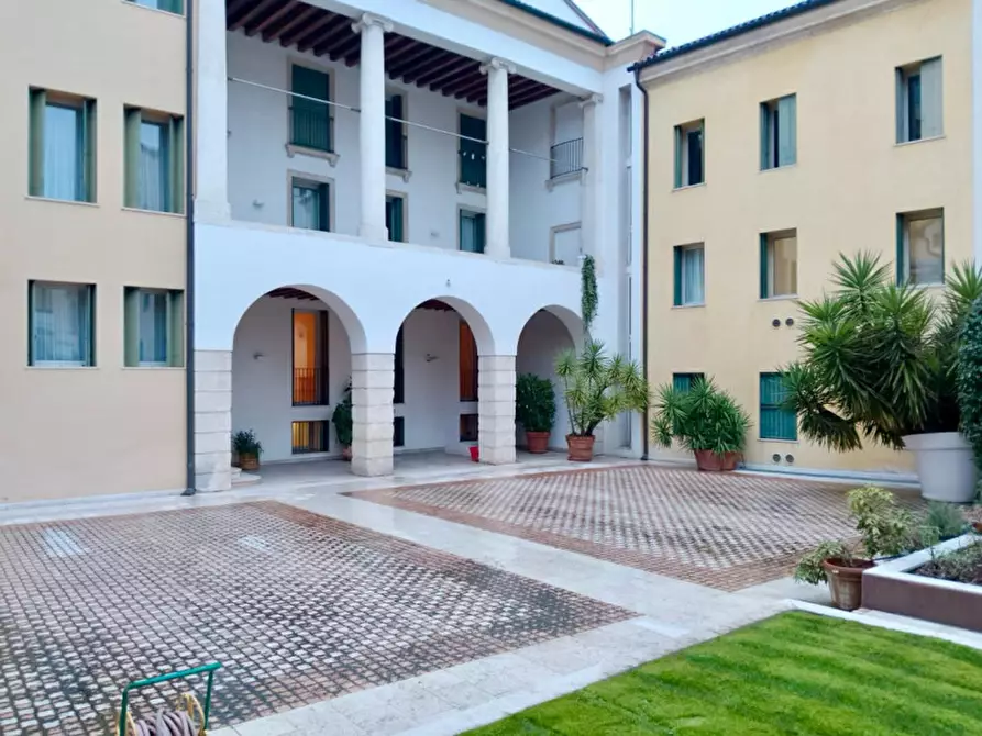 Immagine 1 di Appartamento in vendita  in Contrà San Tomaso, 30 a Vicenza