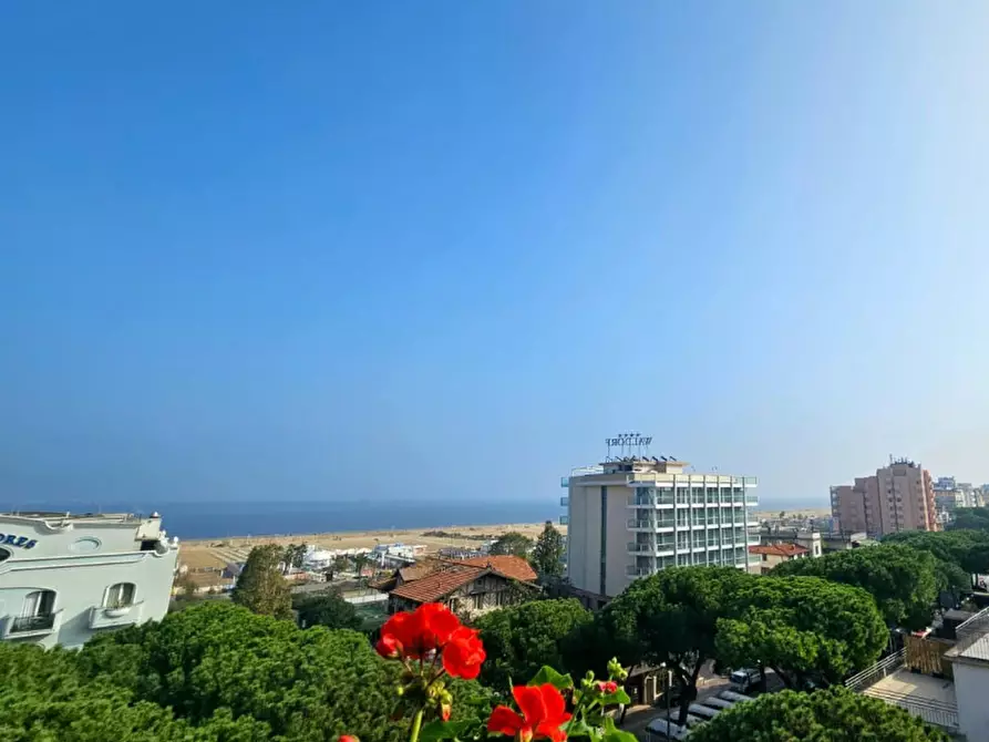 Immagine 1 di Appartamento in vendita  in viale Vespucci a Rimini