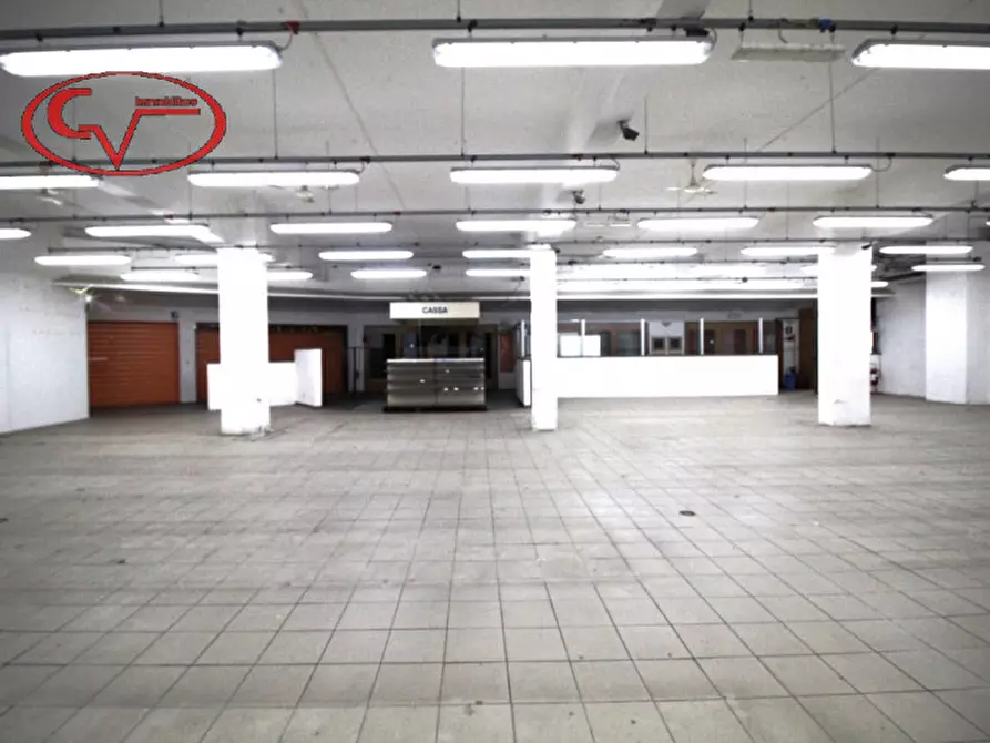 Immagine 2 di Magazzino in vendita  in Stadio a San Giovanni Valdarno