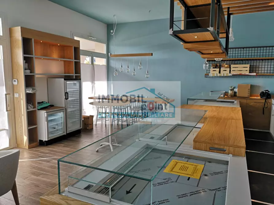 Immagine 1 di Negozio in vendita  in via Valerio Flacco a Montegrotto Terme