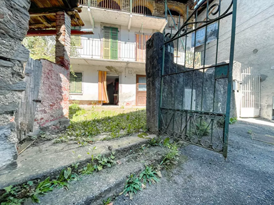 Immagine 3 di Rustico / casale in vendita  in Via Adua 11 a Miasino