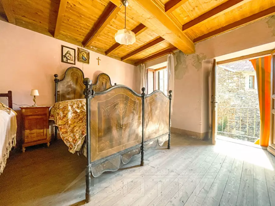 Immagine 11 di Rustico / casale in vendita  in Via Adua 11 a Miasino