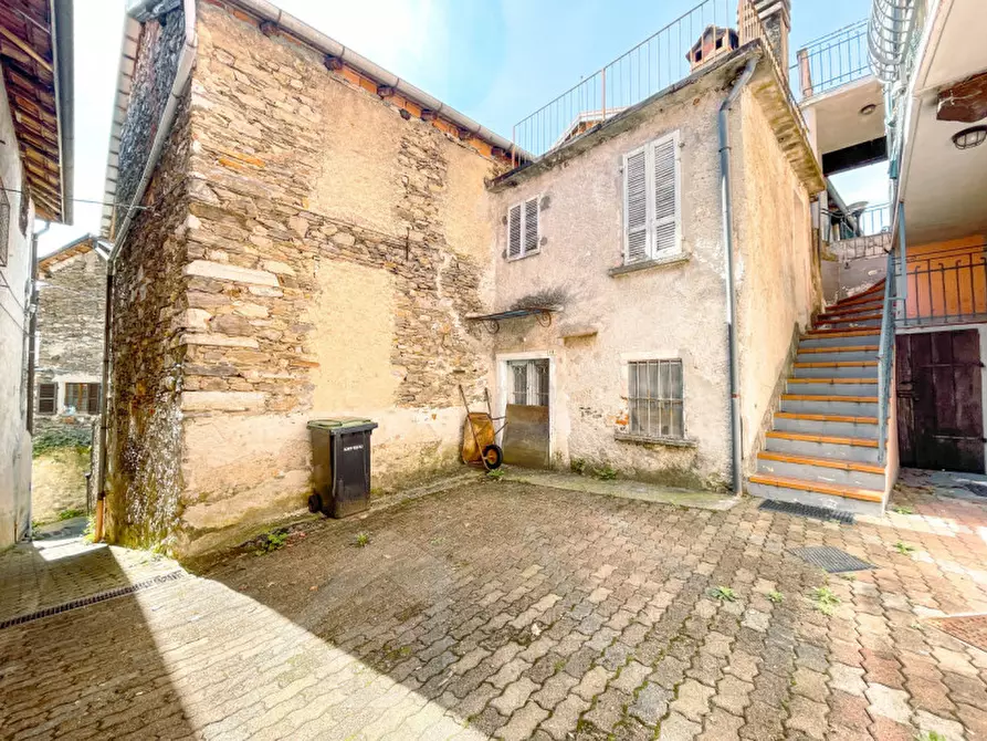 Immagine 16 di Rustico / casale in vendita  in Via Adua 11 a Miasino