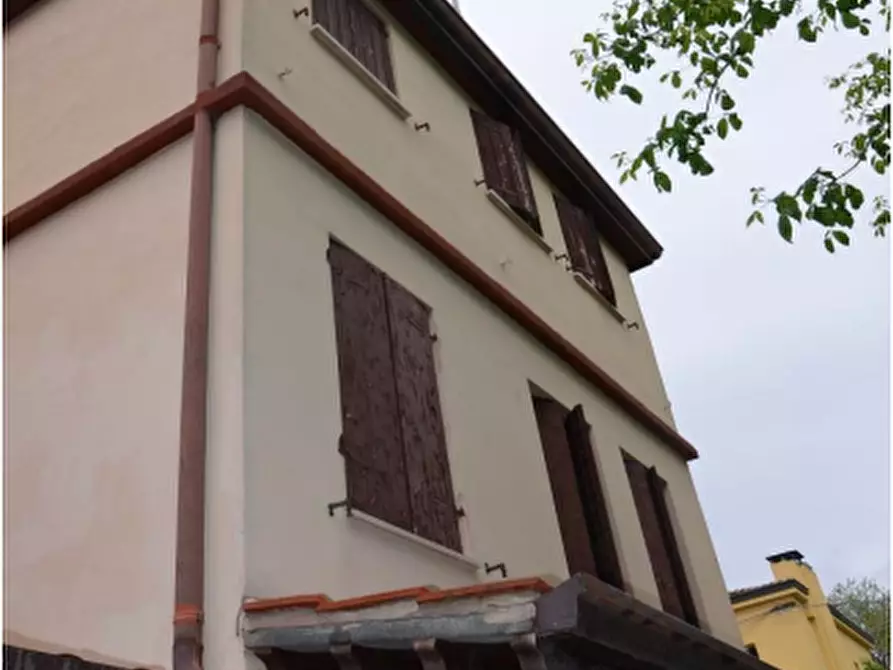 Immagine 1 di Casa bifamiliare in vendita  in via monte grappa a Padova
