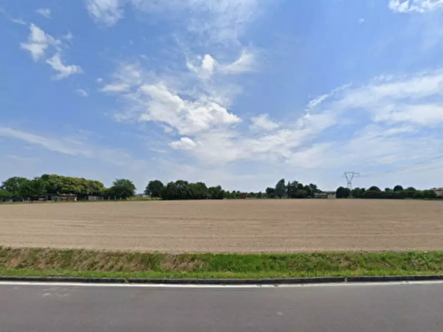 Immagine 1 di Terreno in vendita  a Legnaro