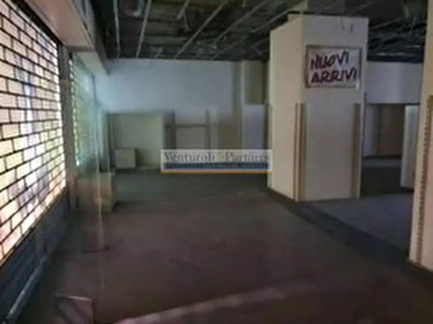 Immagine 3 di Negozio in vendita  in via sant'afra a Corte Franca