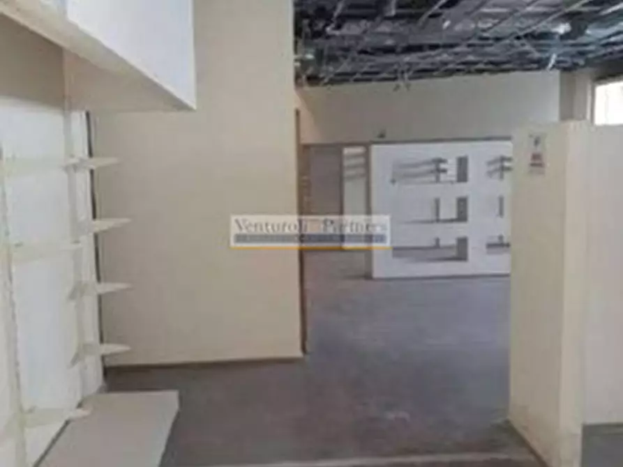 Immagine 5 di Negozio in vendita  in via sant'afra a Corte Franca