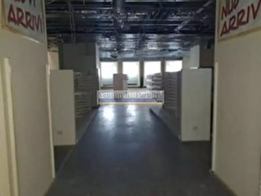 Immagine 6 di Negozio in vendita  in via sant'afra a Corte Franca