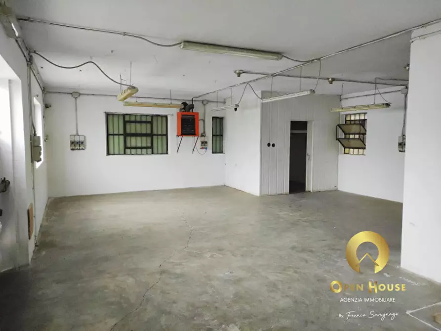 Immagine 1 di Magazzino in affitto  in via diviglio a Caldogno