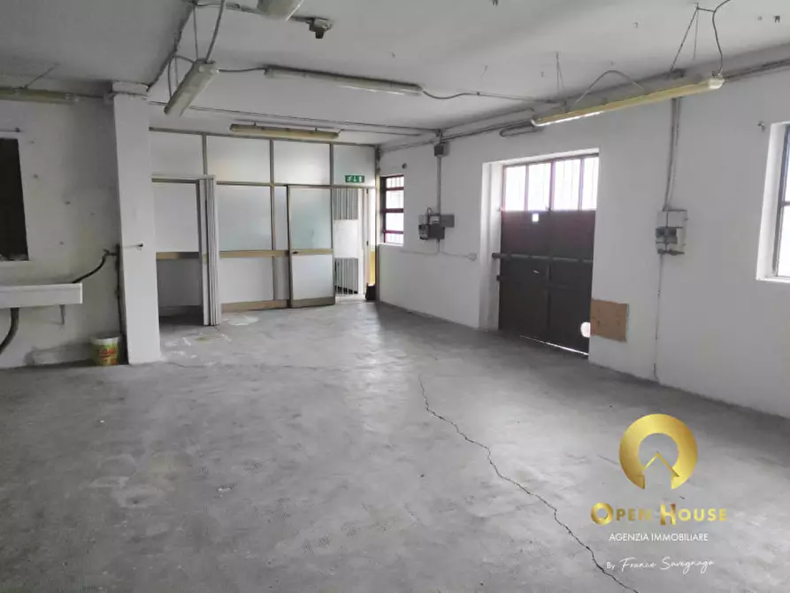 Immagine 5 di Magazzino in affitto  in via diviglio a Caldogno