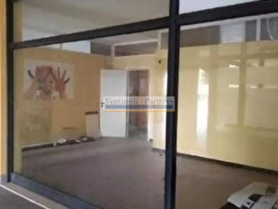 Immagine 3 di Negozio in vendita  in via del barbone a Rovato