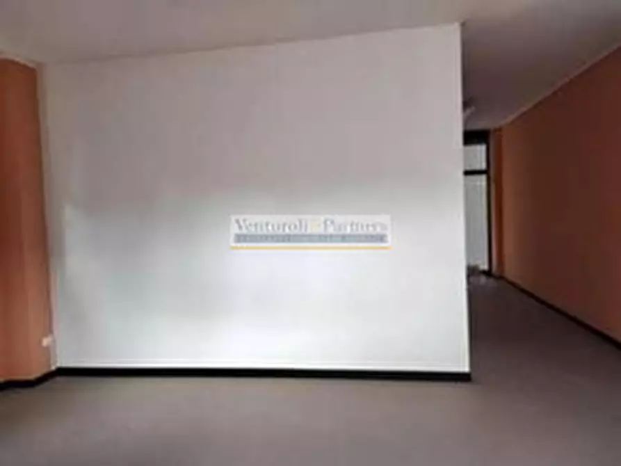 Immagine 6 di Negozio in vendita  in via del barbone a Rovato