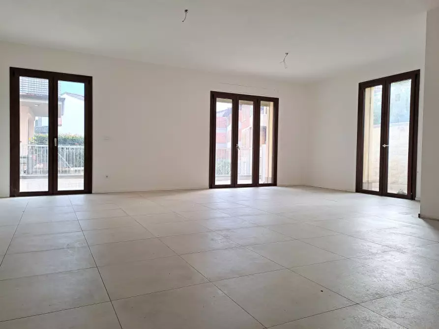 Immagine 3 di Appartamento in vendita  a Passignano Sul Trasimeno