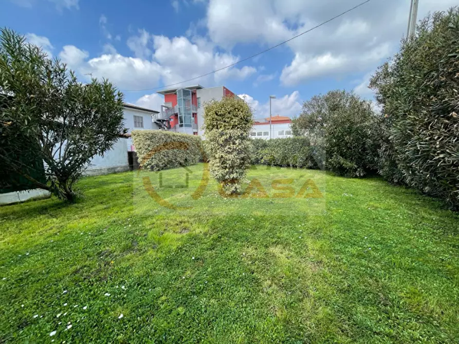 Immagine 1 di Casa bifamiliare in vendita  in Via Roma Campagna Lupia a Campagna Lupia