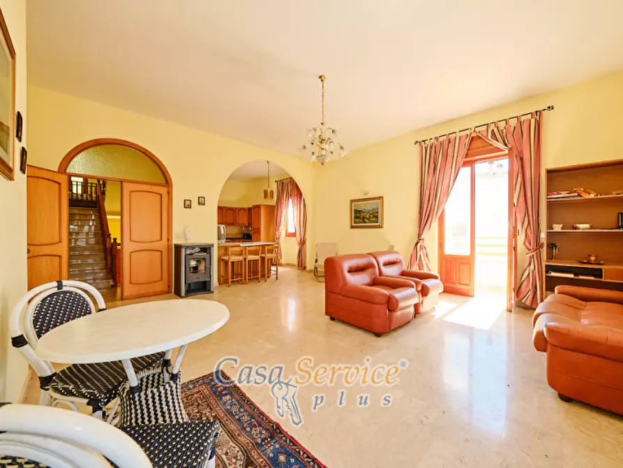 Immagine 1 di Villa in vendita  in Via Savona a Matino