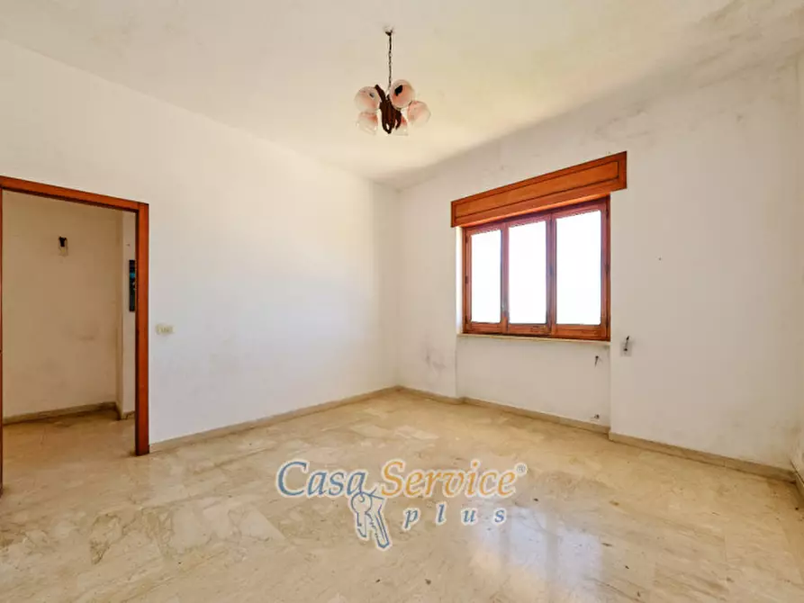 Immagine 32 di Villa in vendita  in Via Savona a Matino