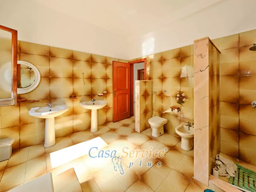 Immagine 40 di Villa in vendita  in Via Savona a Matino