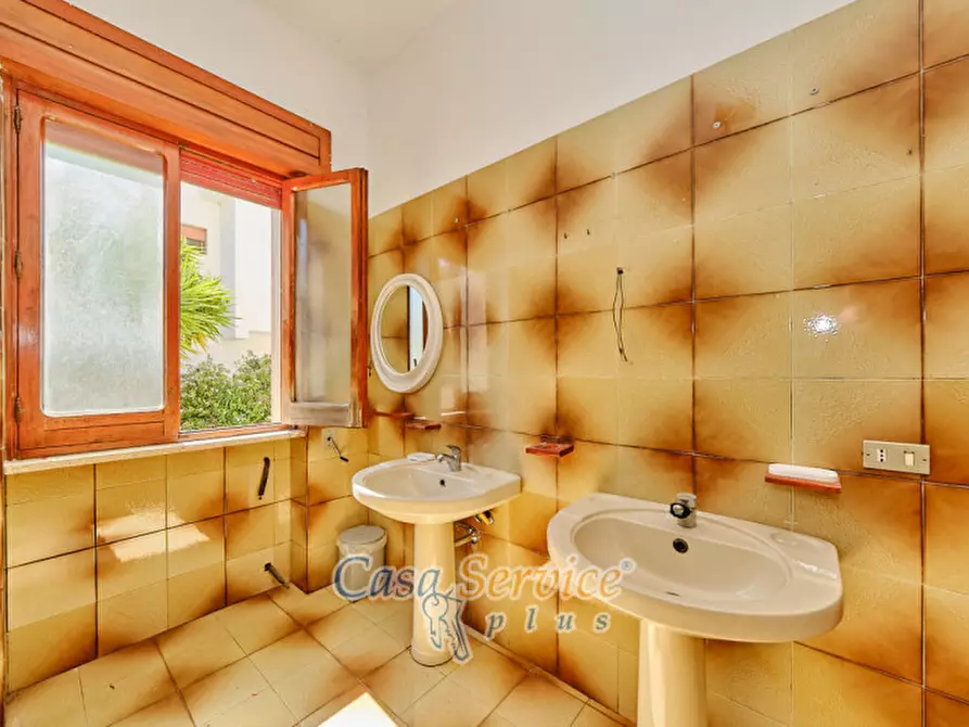 Immagine 42 di Villa in vendita  in Via Savona a Matino