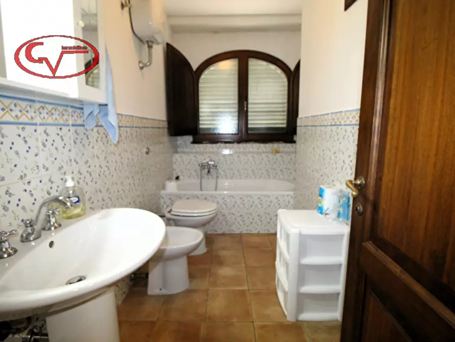 Immagine 11 di Appartamento in vendita  in Giunchetine a Cavriglia