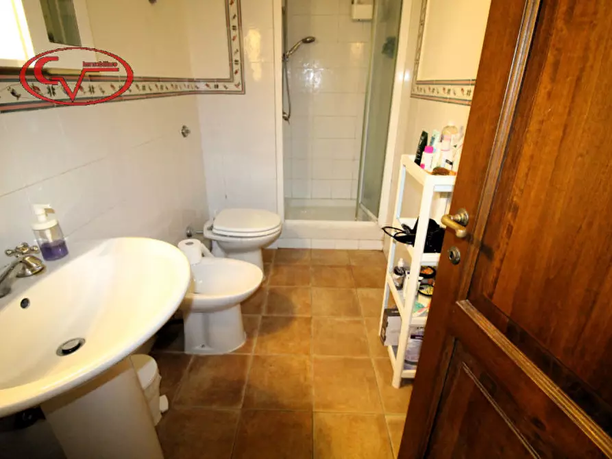 Immagine 13 di Appartamento in vendita  in Giunchetine a Cavriglia