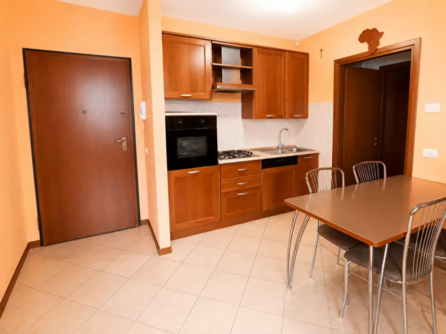 Immagine 4 di Appartamento in vendita  in Strada traversante Ravadese a Parma