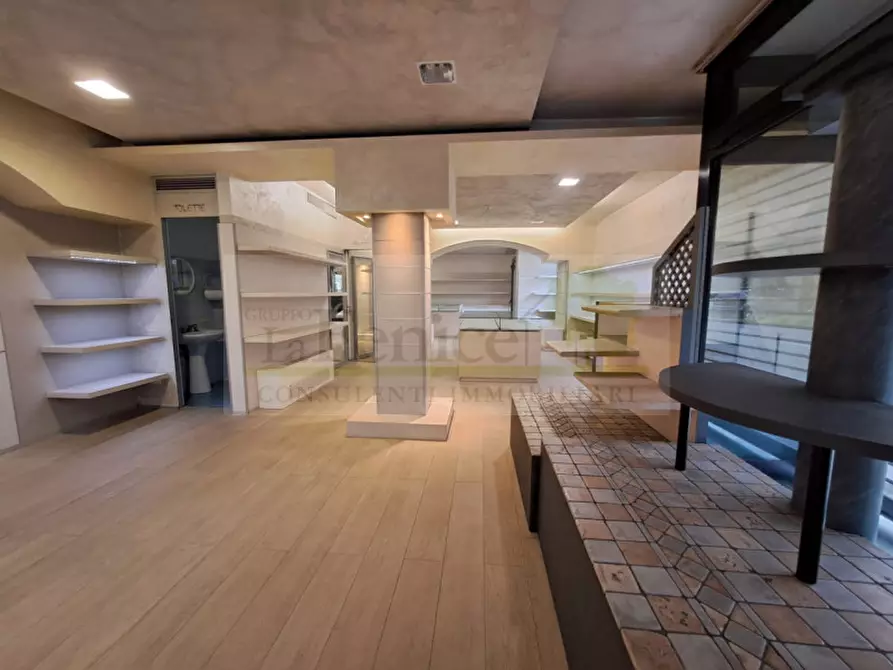 Immagine 2 di Negozio in affitto  in via Solferino Guidizzolo a Guidizzolo