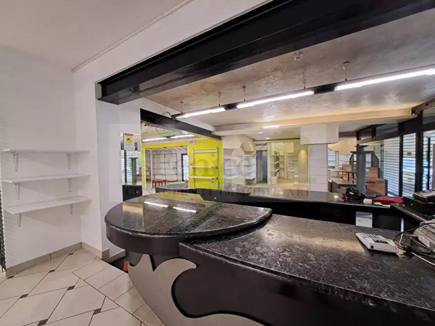 Immagine 5 di Negozio in affitto  in via Solferino Guidizzolo a Guidizzolo