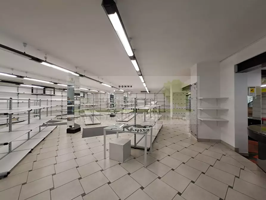 Immagine 6 di Negozio in affitto  in via Solferino Guidizzolo a Guidizzolo