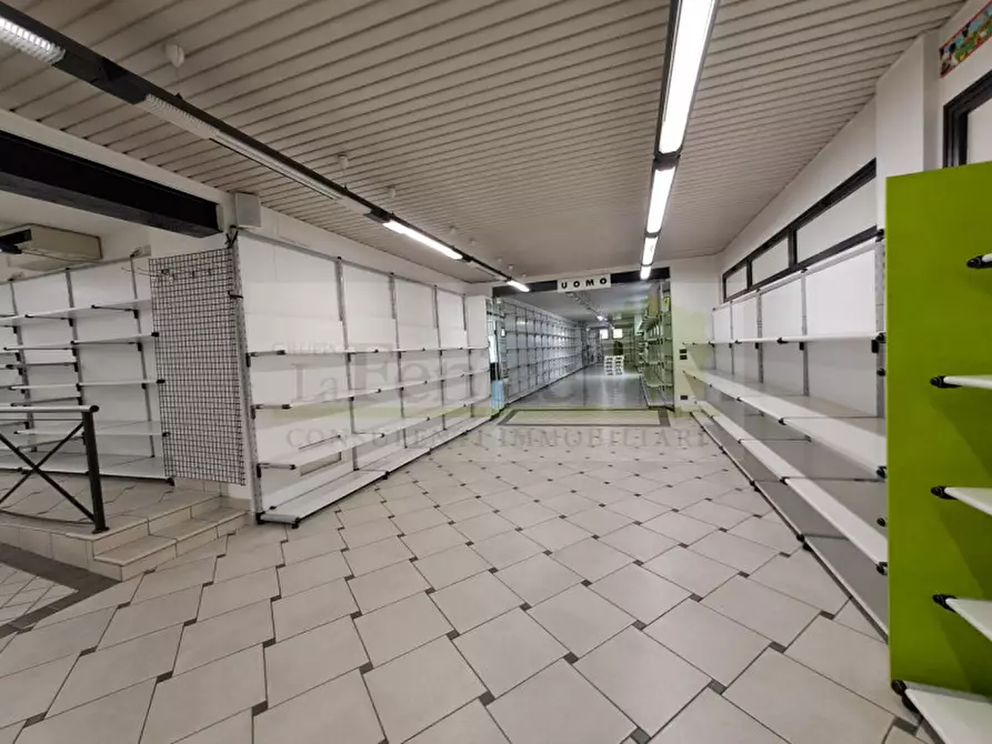 Immagine 7 di Negozio in affitto  in via Solferino Guidizzolo a Guidizzolo