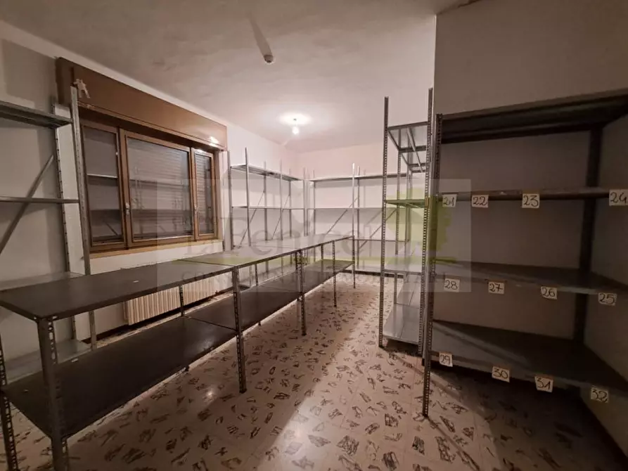 Immagine 22 di Negozio in affitto  in via Solferino Guidizzolo a Guidizzolo