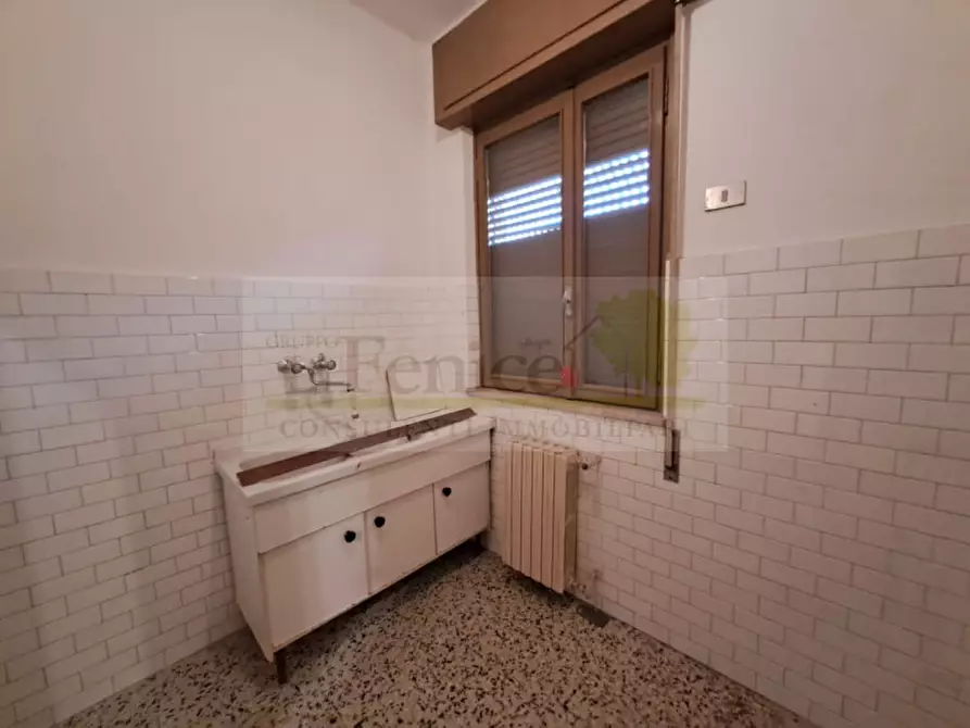 Immagine 24 di Negozio in affitto  in via Solferino Guidizzolo a Guidizzolo