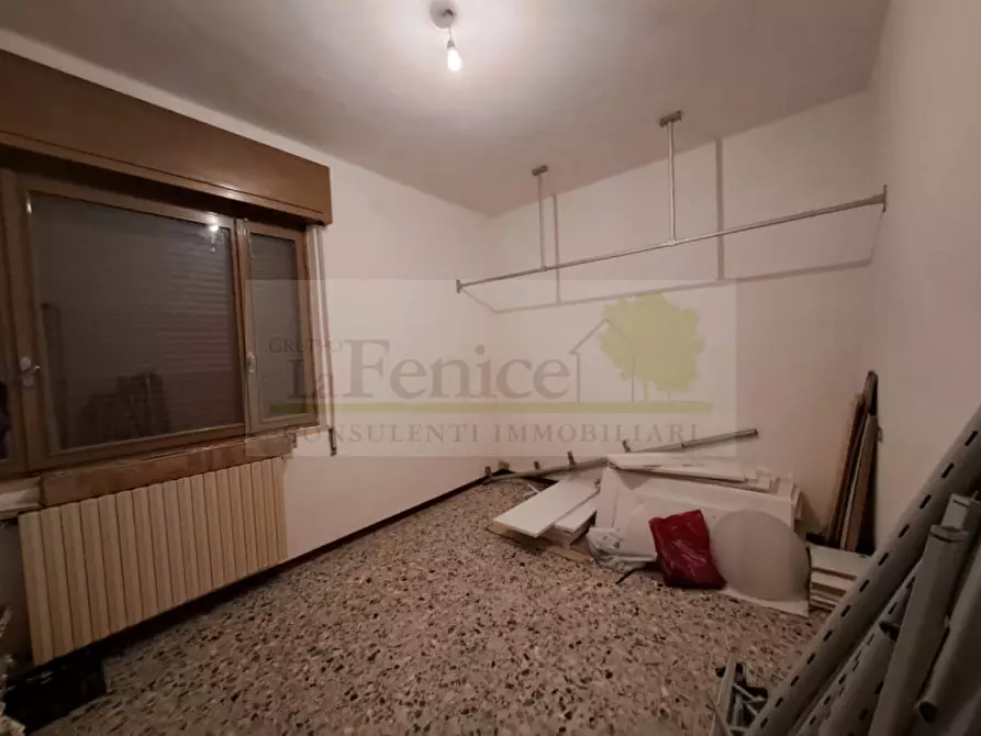 Immagine 27 di Negozio in affitto  in via Solferino Guidizzolo a Guidizzolo