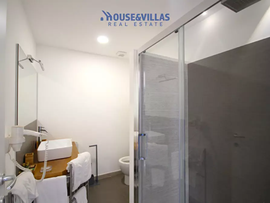 Immagine 13 di Villa in vendita  in via duca giordano a Noto