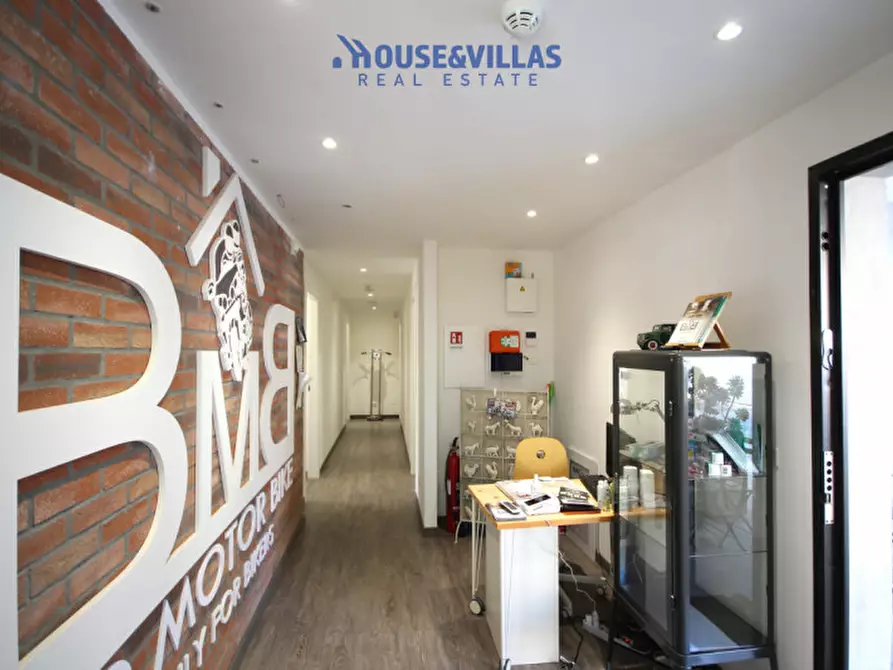 Immagine 35 di Villa in vendita  in via duca giordano a Noto