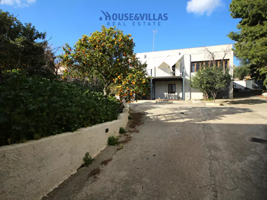 Immagine 45 di Villa in vendita  in via duca giordano a Noto