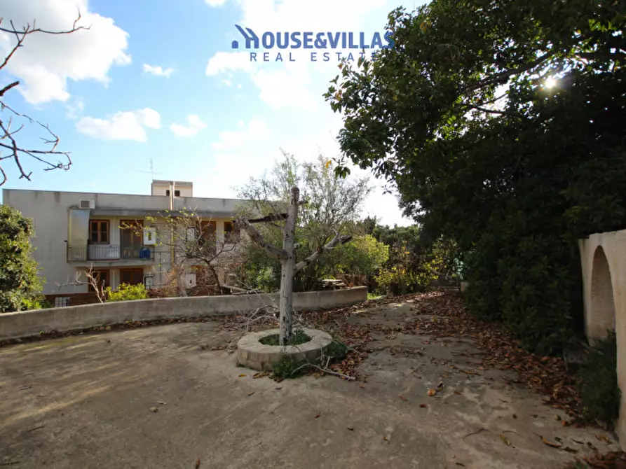 Immagine 55 di Villa in vendita  in via duca giordano a Noto