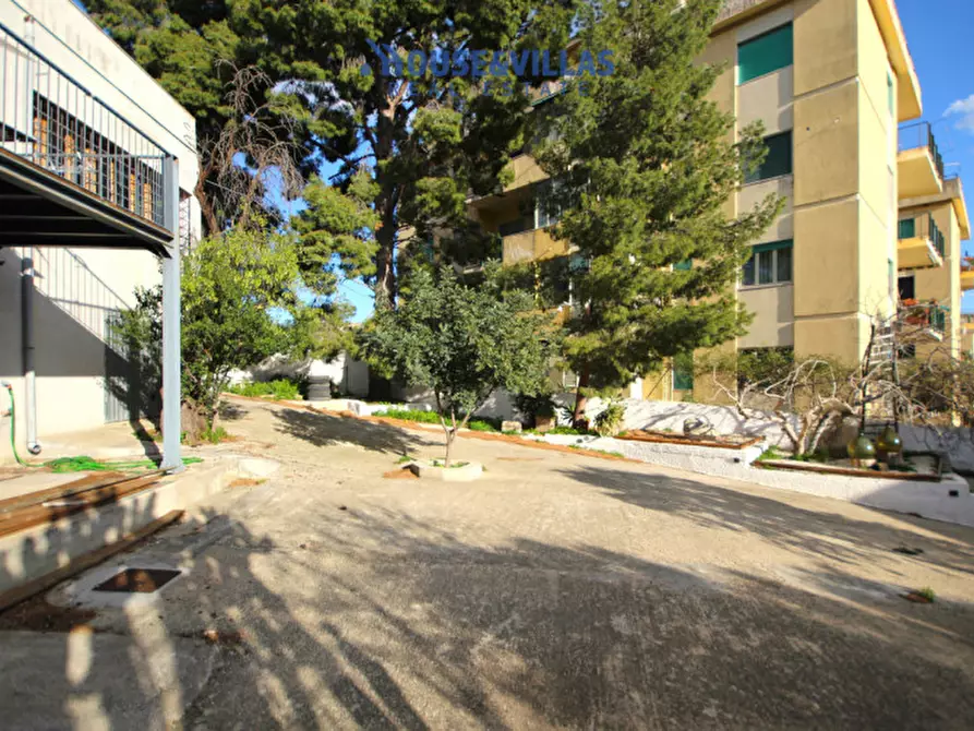 Immagine 57 di Villa in vendita  in via duca giordano a Noto