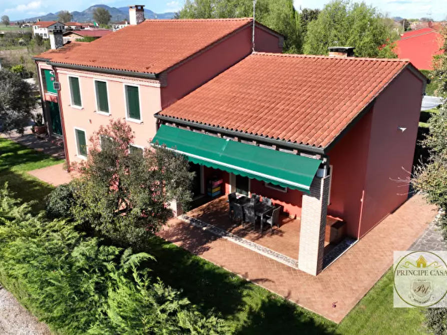 Immagine 1 di Casa indipendente in vendita  a Villa Estense