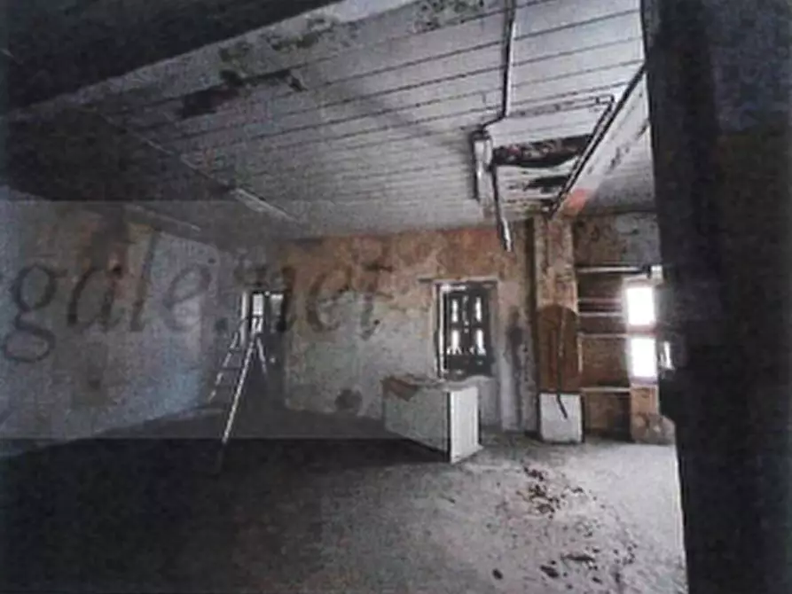 Immagine 55 di Palazzo in vendita  in VICOLO BALDANI 246 a Bussolengo