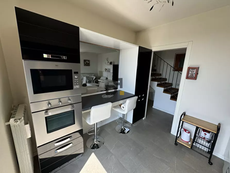 Immagine 6 di Casa indipendente in vendita  in VIA NOVAGLIO a Polpenazze Del Garda