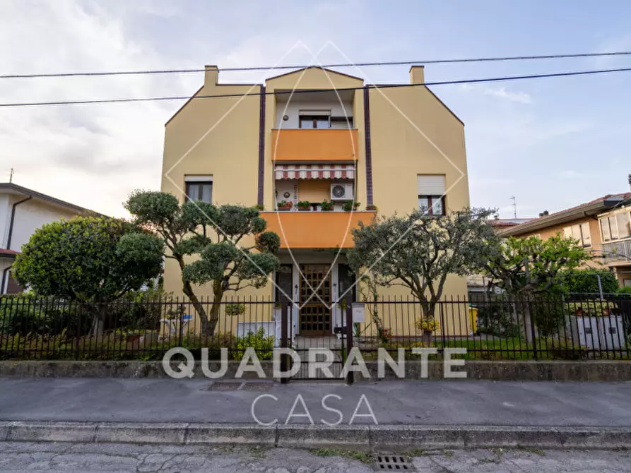 Immagine 1 di Casa bifamiliare in vendita  in via massimo D'Azeglio 13 a Montegrotto Terme