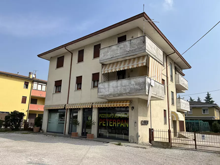 Immagine 1 di Appartamento in vendita  in piazza villaganzerla a Castegnero