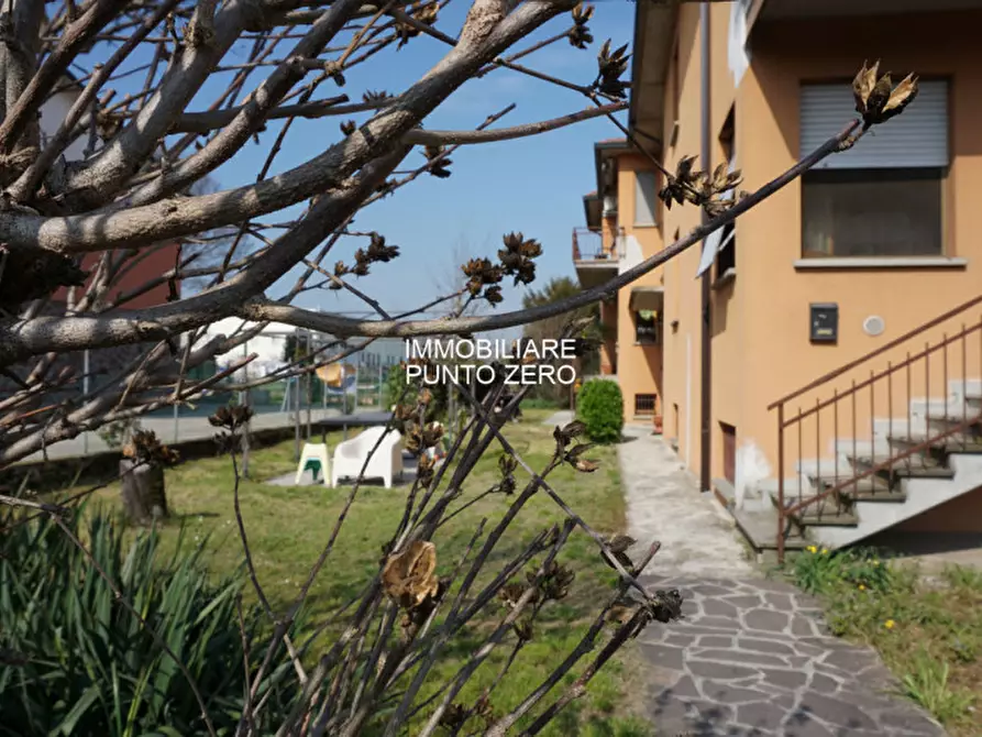 Immagine 1 di Appartamento in vendita  in via Solari a Montechiarugolo