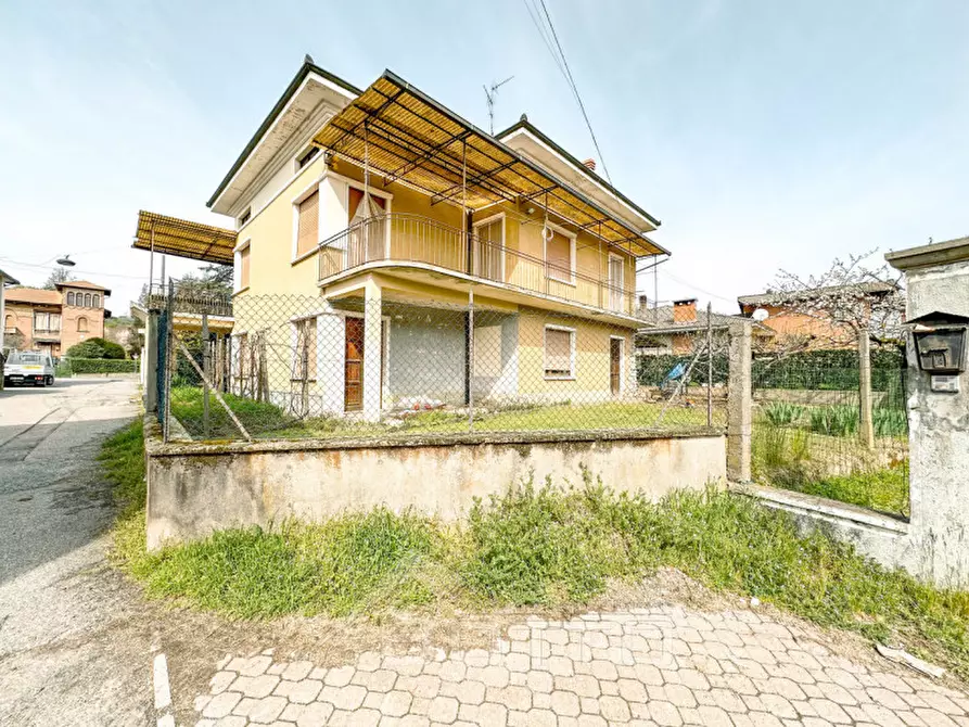 Immagine 1 di Casa indipendente in vendita  in Vicolo Spontini, 5 a Gattinara