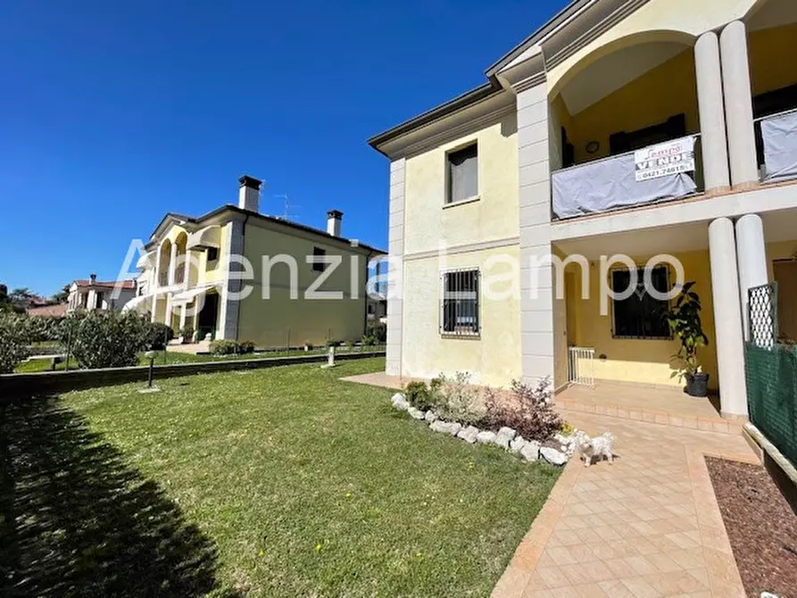 Immagine 1 di Casa bifamiliare in vendita  in Via Sardegna a Portogruaro